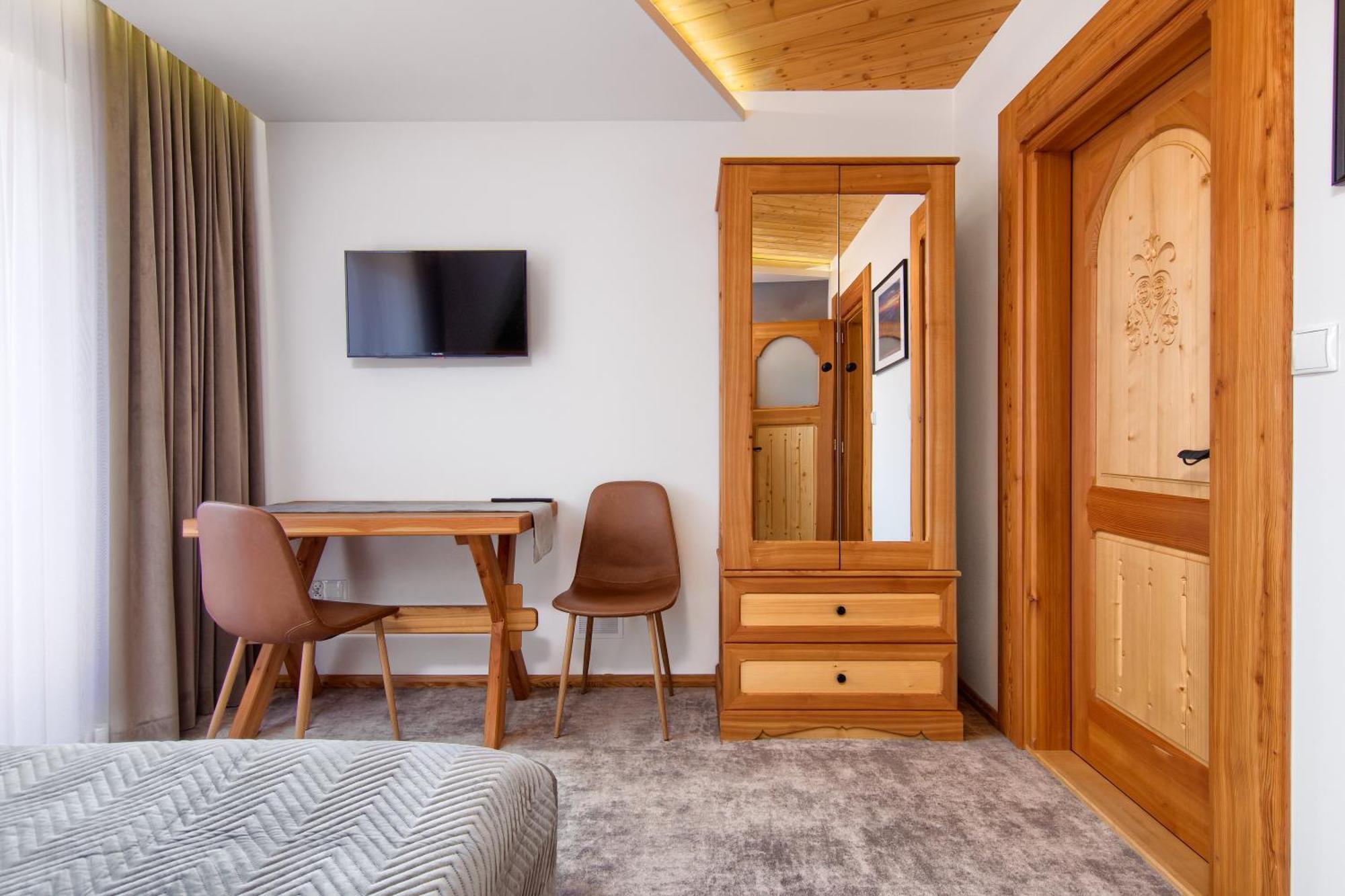 Modrzewiowa Apartamenty 波罗宁 外观 照片